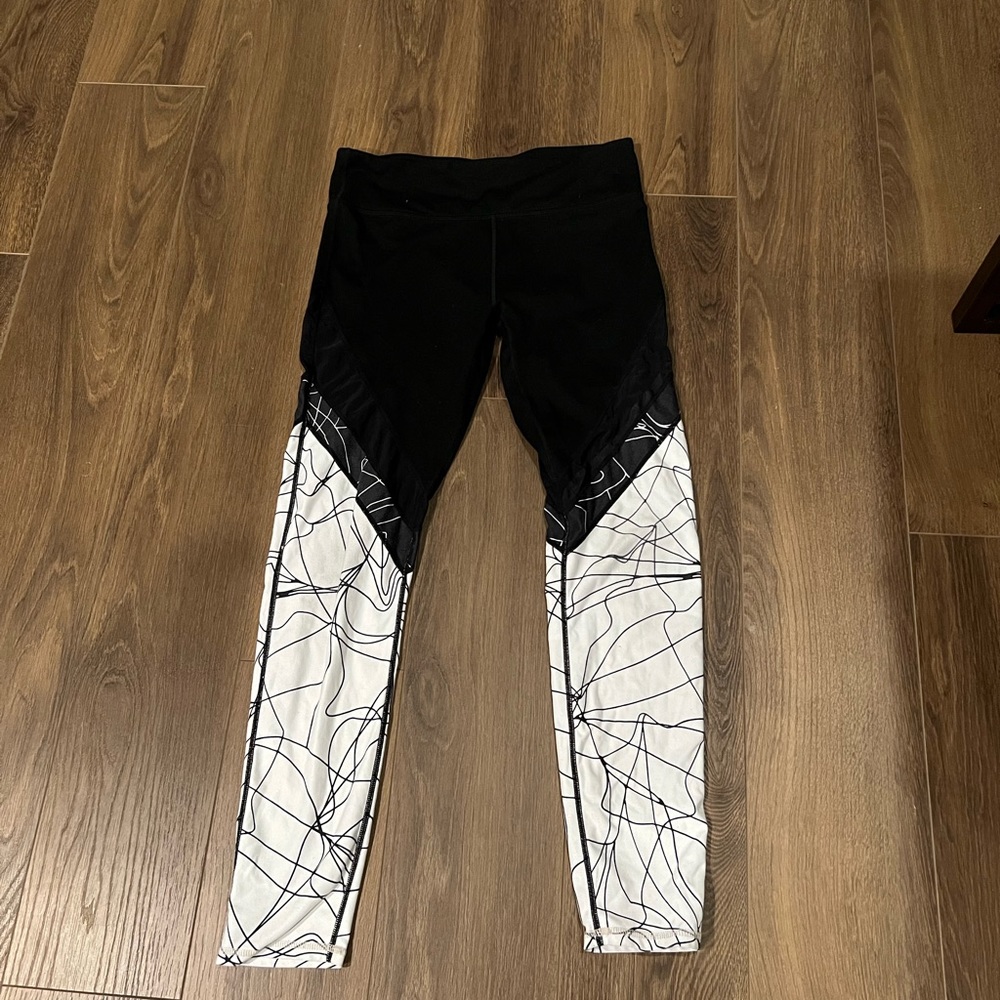 Medium Fabletics Leggings